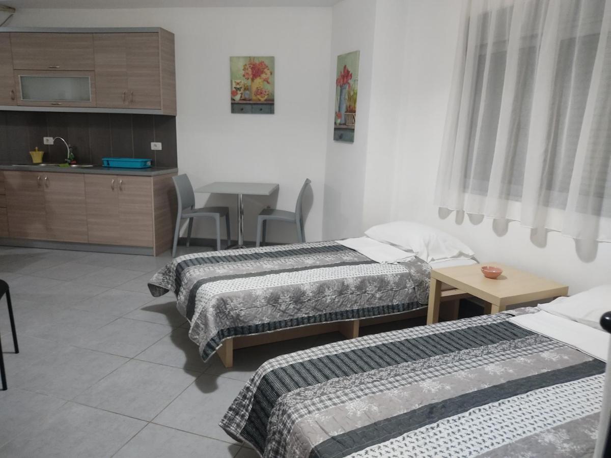 Margaritas Apartments Sarande Ngoại thất bức ảnh